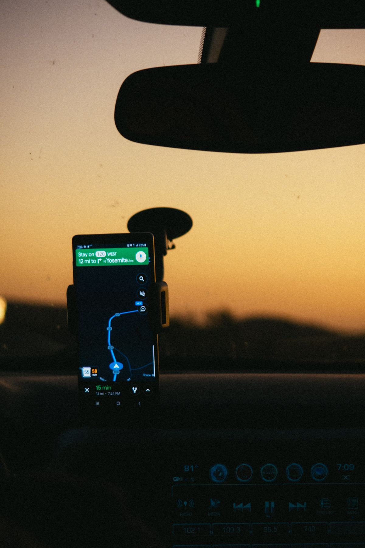Servis Araçlarında GPS Takip: Şeffaf Operasyonun Anahtarı